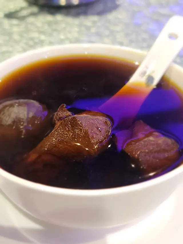 黑蒜螺頭燉雞湯