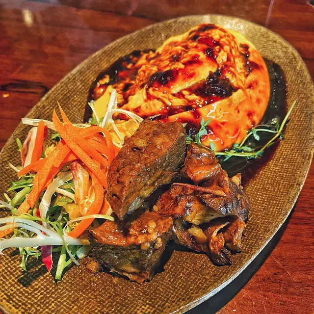 日式紅酒燉牛肉蛋包飯