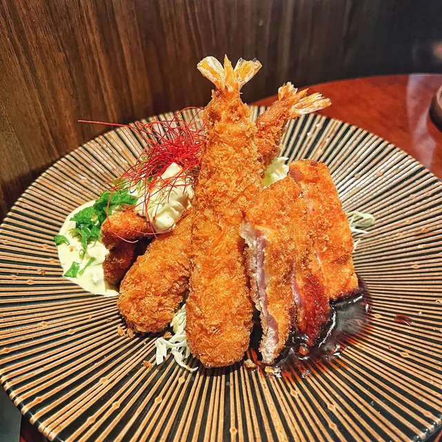 炸北海道大蝦配四元豚豬扒