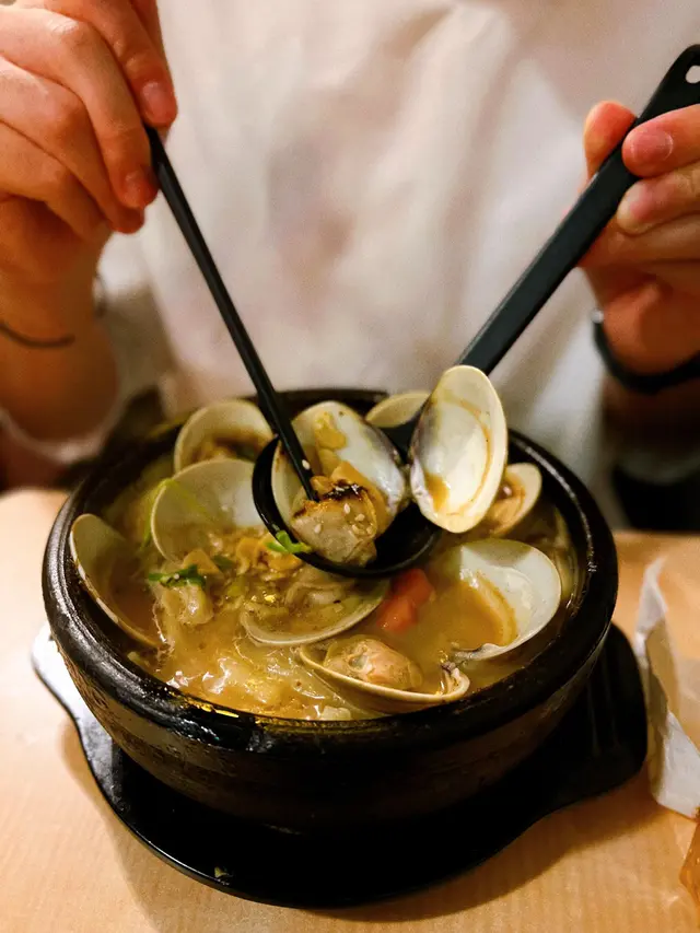 鮮活蜆石鍋烏冬