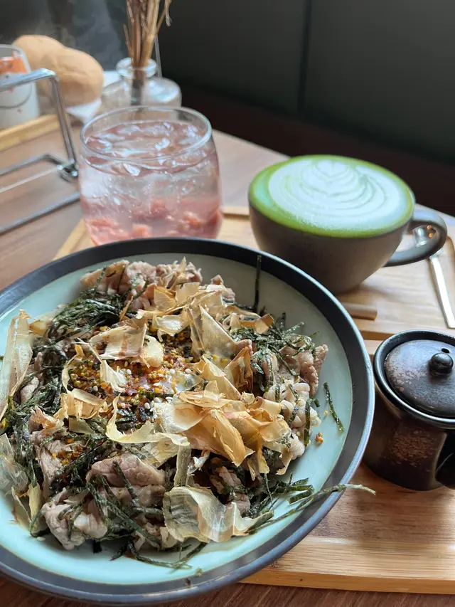 日式壽喜燒牛肉溫泉蛋茶漬意大利飯