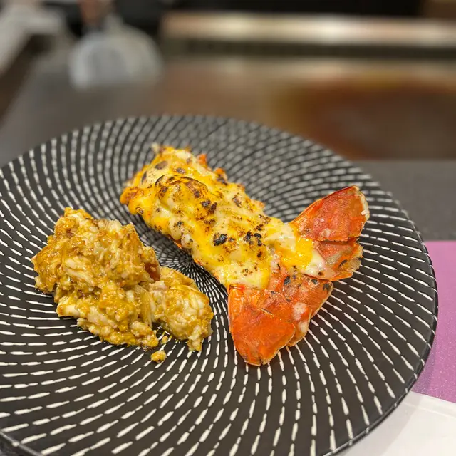 海膽芝士鐵板燒龍蝦