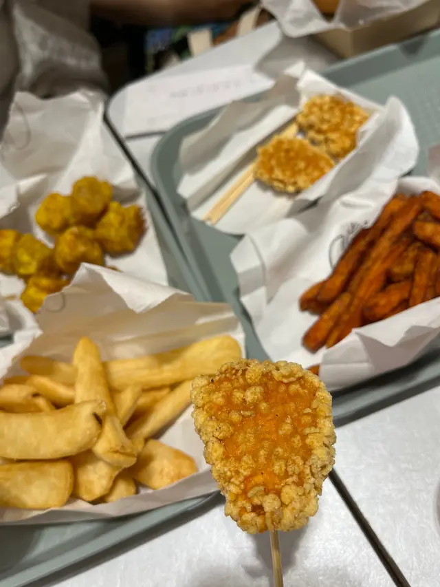 香脆粟米片雞塊(+$10 追加小食)