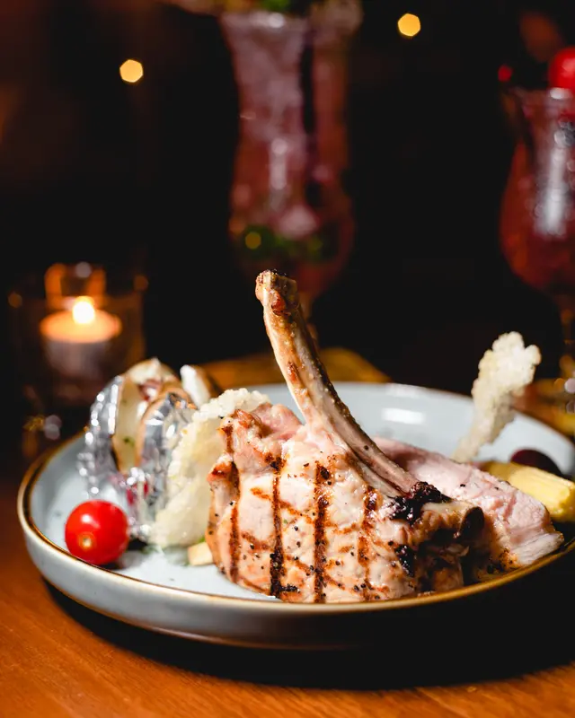 炭燒加拿大有骨豬鞍扒