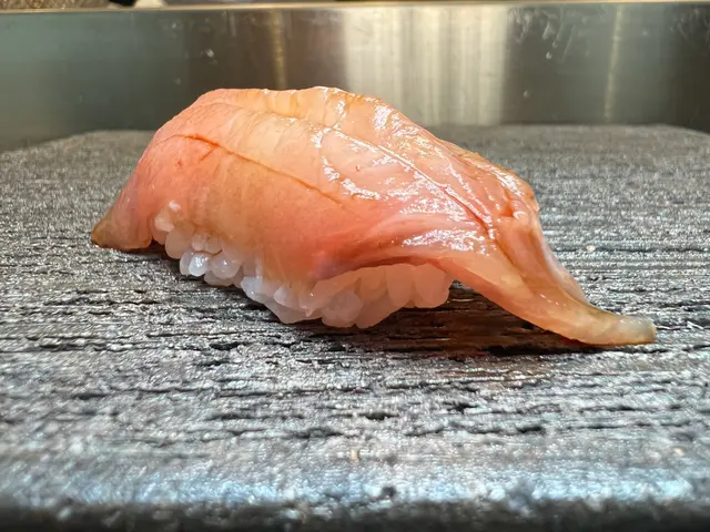 橡木煙薰平政魚壽司