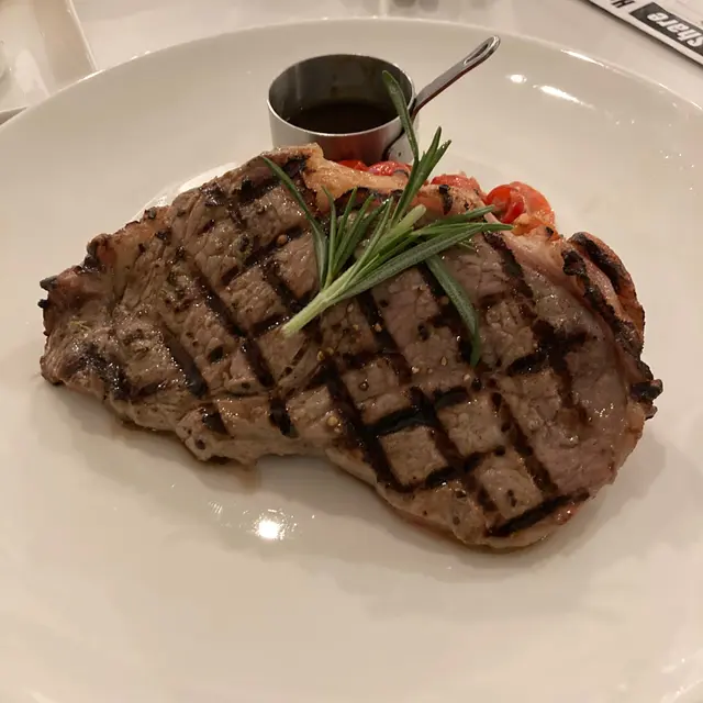 炭燒安格斯西冷牛扒