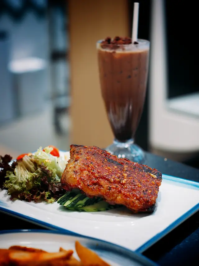 燒豬仔肋骨配薯菜