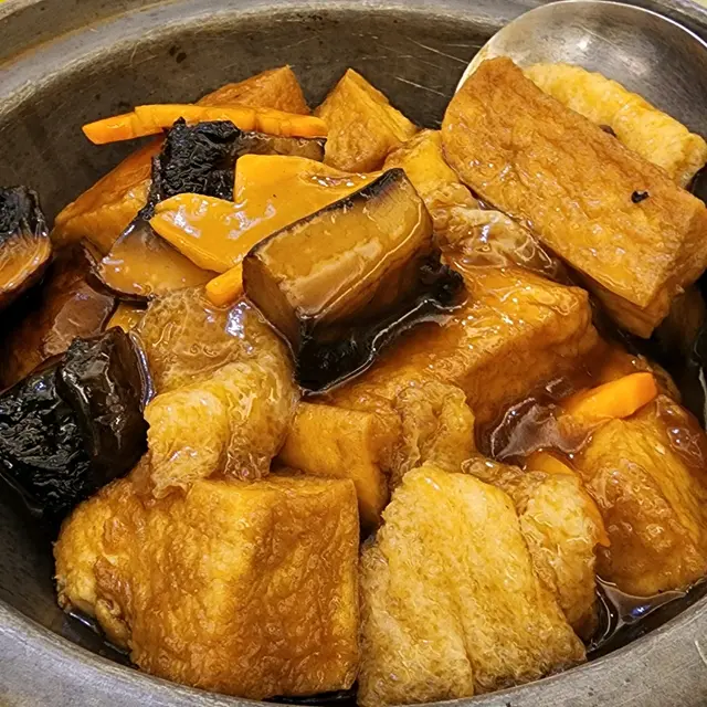 蘑菇竹笙豆腐煲
