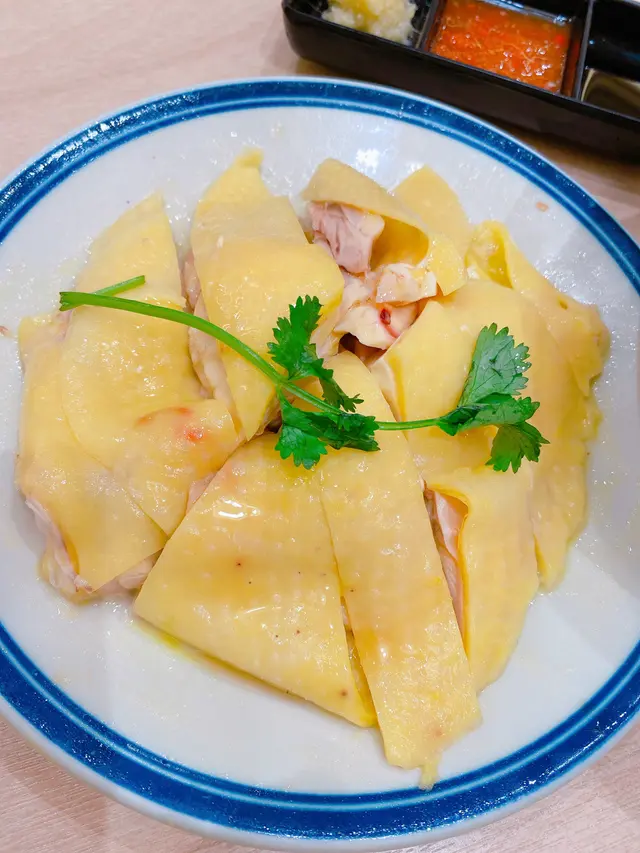 亞金無骨海南雞配南洋番茄米線