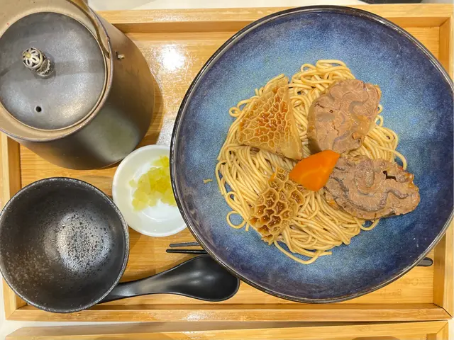 二悅紅燒牛肉麵