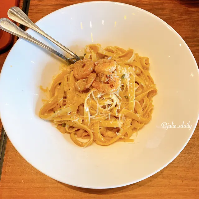 芝士白汁燒蝦寬麵