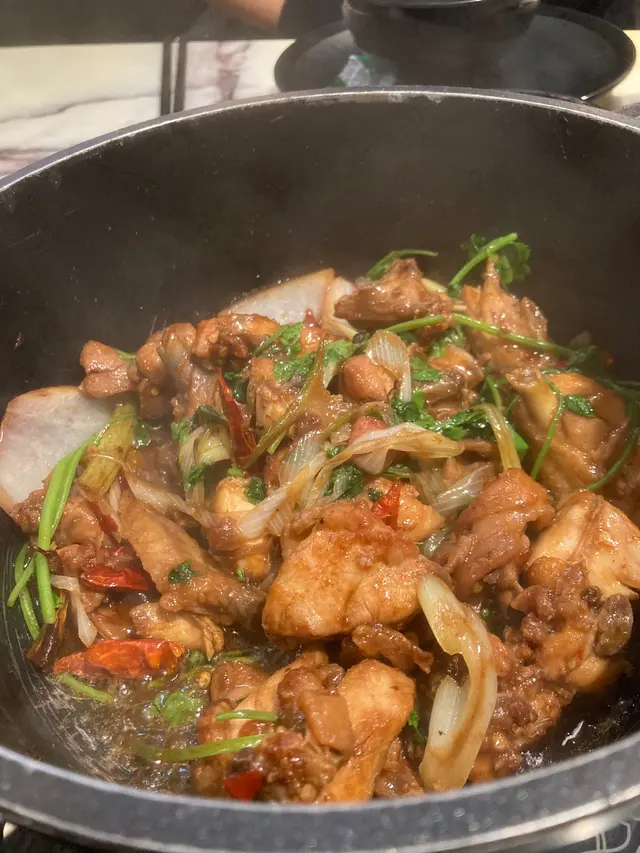 自家製惹味雞煲(麻辣)