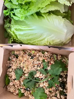 泰式辣肉生菜包