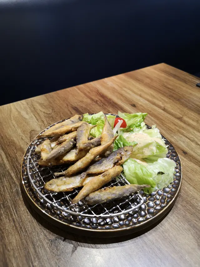 炸池魚仔
