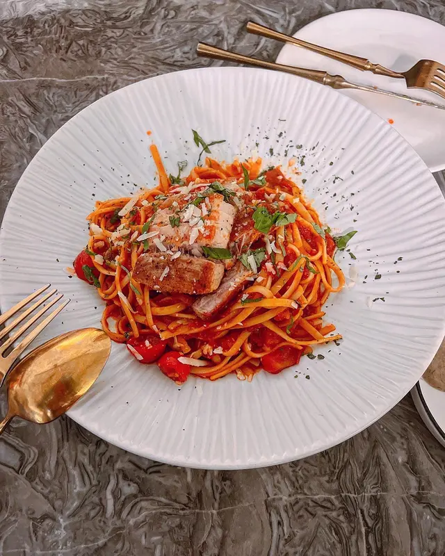 西班牙黑毛豬腩煙辣汁扁意粉