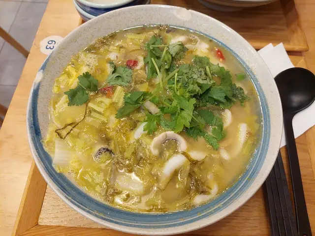 特盛秘罈酸菜魚 (二人用)