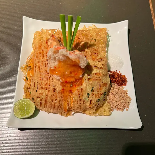 其實佢係金邊粉嚟嘅，外貌唔使多講係超級靚🤩味道唔錯，不過蝦就得一隻