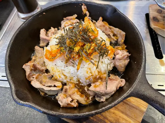 泡菜牛肉鐵鍋飯