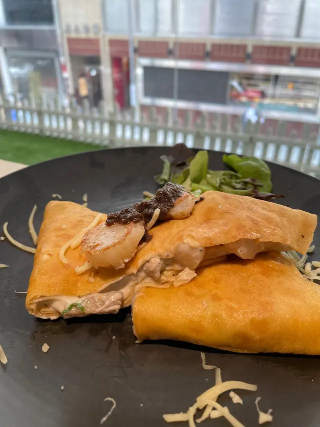 黑松露香煎帶子法式薄餅
