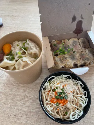 白菜猪肉饺& 紫菜猪肉饺