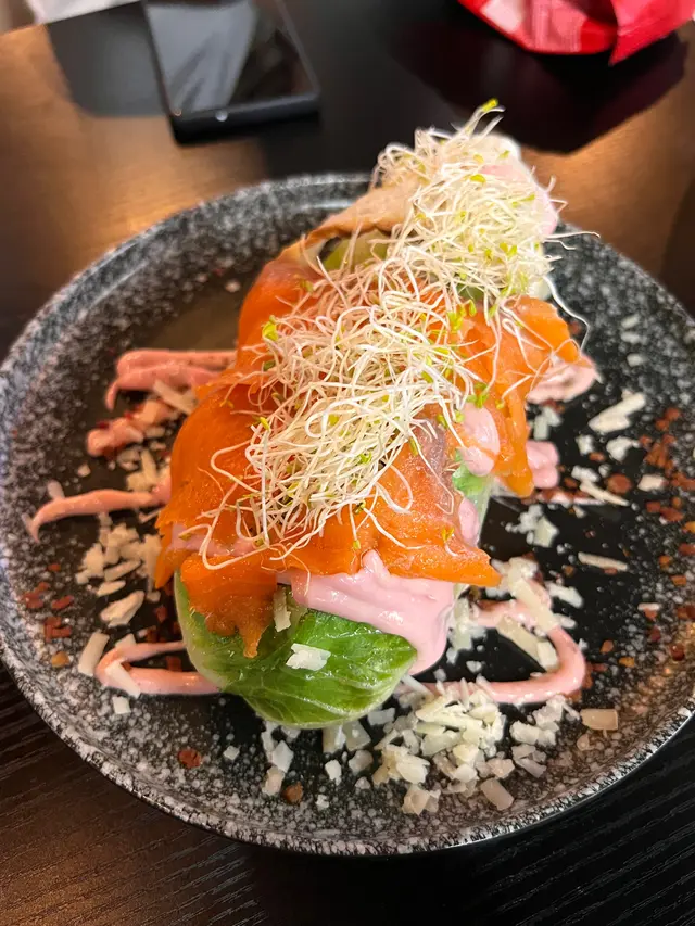 燒暖羅文生菜沙律