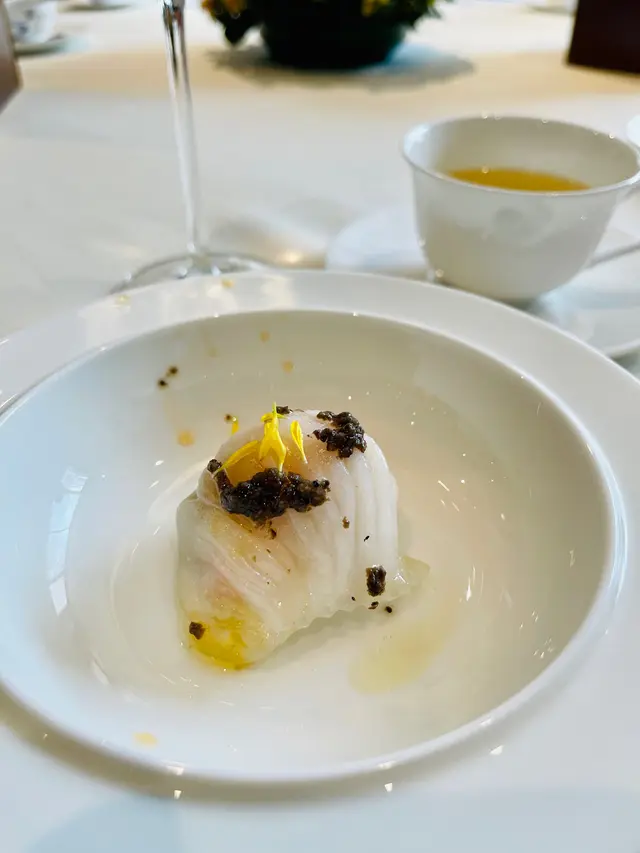 蝦餃配黑松露提升了味道，蝦米油更加畫龍點睛