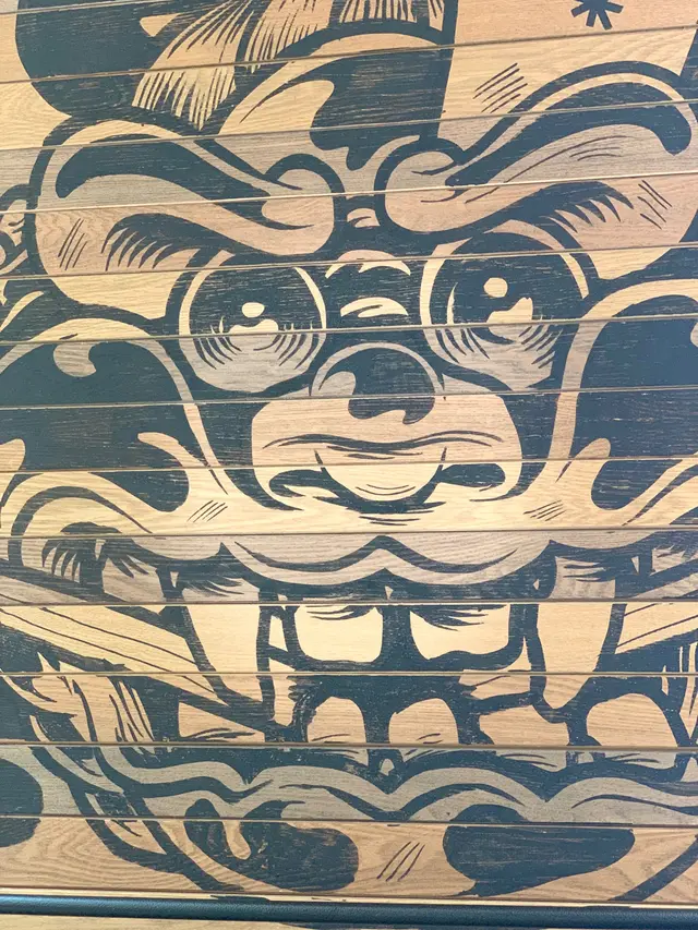 餐廳內卡位牆身