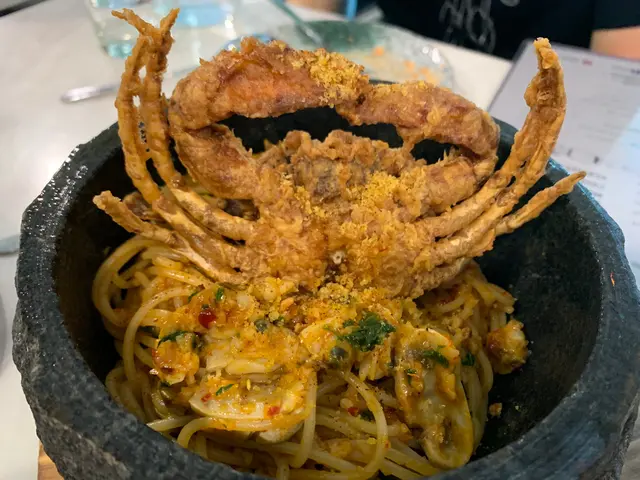 蒜香辣椒蜆肉意大利粉配軟殼蟹
