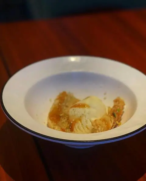 呢個係炸香蕉加雪糕加椰香味牛奶焦糖醬,我唔太識欣賞條香蕉lol 雖然呢兩個甜品我麻麻地,但跟餐甜品黎講都幾欣賞佢既心思既🤣