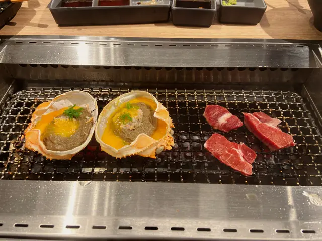 將蛋漿倒入甲羅