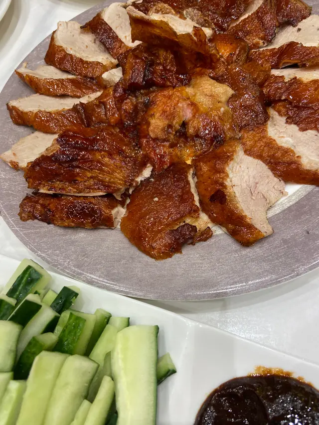 正價扁皮鴨  訂咗6:00食6:45才到上枱後鴨片非常凍  沒有面前編出來你說是放在雪櫃後返叮給我我也相信