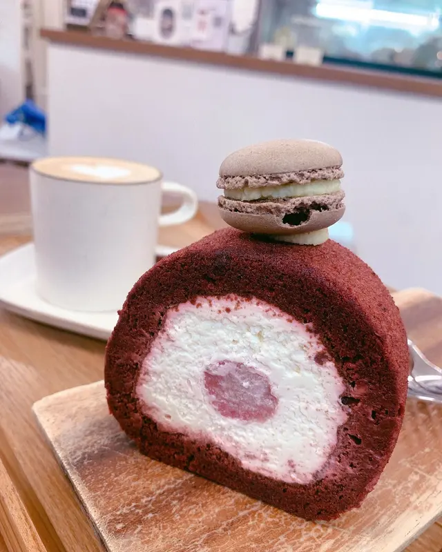 🧁ᖇEᗪ ᐯEᒪᐯET ᑕᖇEᗩᗰ ᑕᕼEESE ᖇOᒪᒪᑕᗩKE ᗯITᕼ ᗰᗩᑕᗩᖇOᑎ