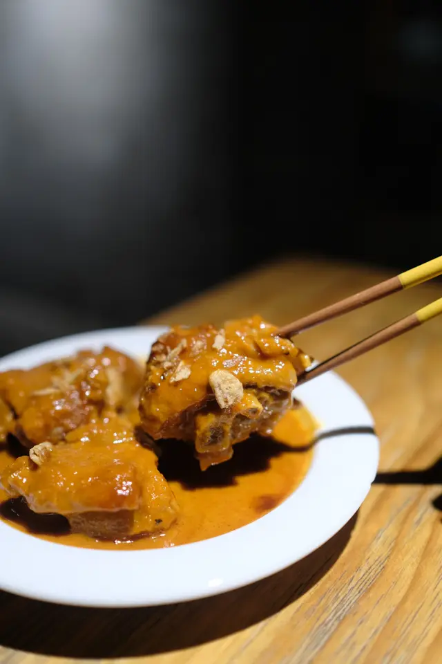 不是「南乳豬手」是「巴東豬手」