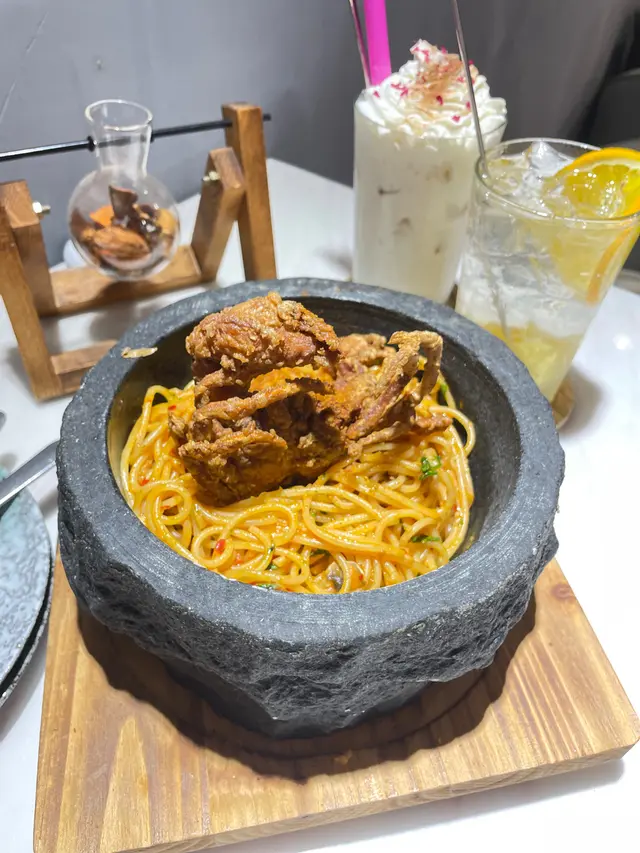 蒜香辣椒蜆肉意大利粉配軟殼蟹
