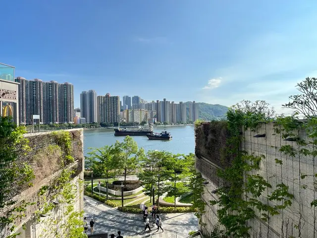 商場平台花園外望