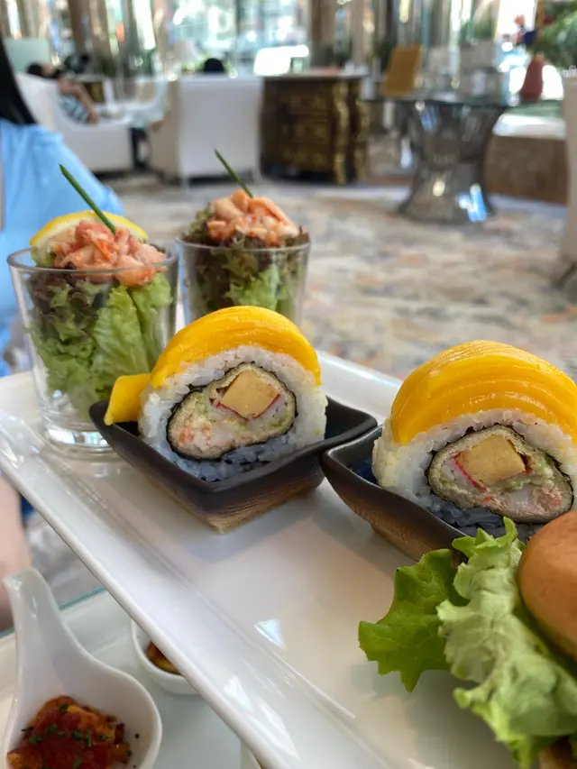 龍蝦沙律、壽司