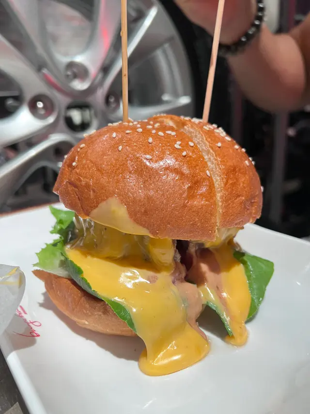 特量芝士牛肉漢堡