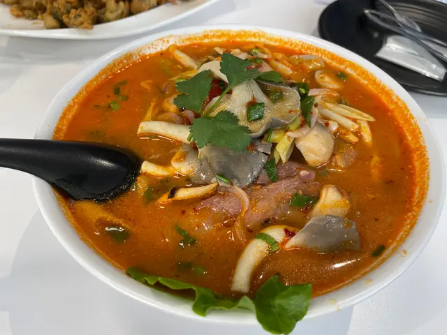 泰式午市湯粉 .冬陰功湯 .金邊粉 .安格斯肥牛