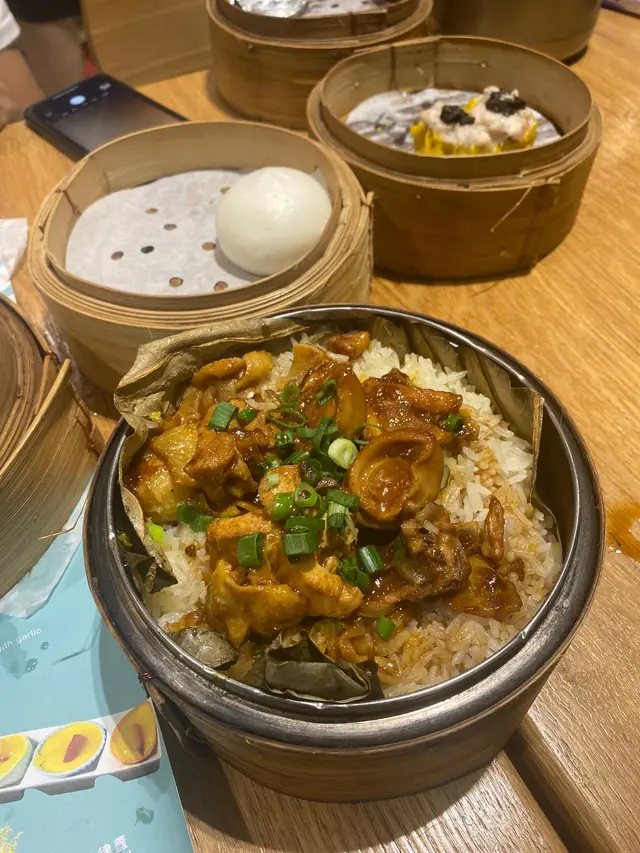 鮑魚雞件籠仔飯