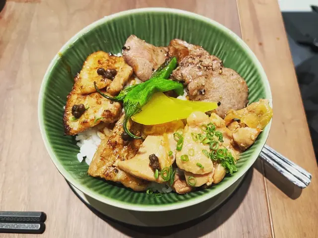 雞肉豚肉燒得不錯 但牛舌燒過火 稍韌