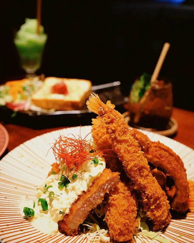 炸北海道大蝦配四元豚豬扒