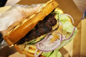 沙嗲牛肉粒排包