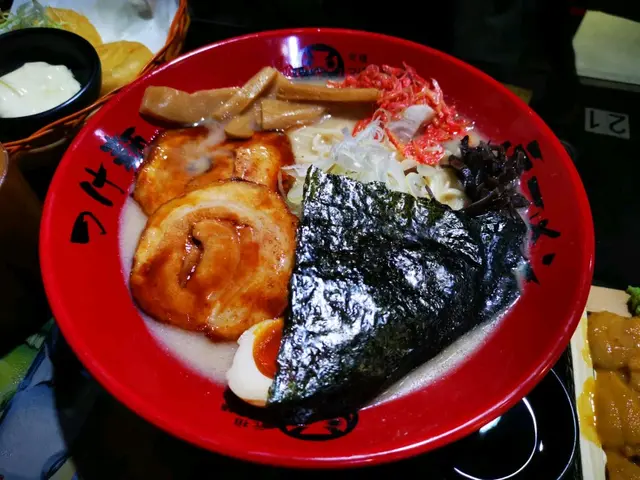 特製八代海赤海老叉燒拉麵