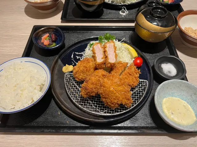 吉列生蠔豬柳定食