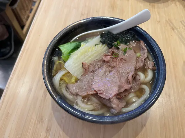 火炙牛肉湯烏冬