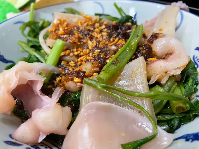 玻璃魷魚配通菜