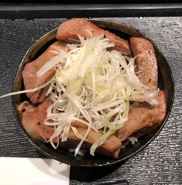 厚切鹽燒牛舌丼