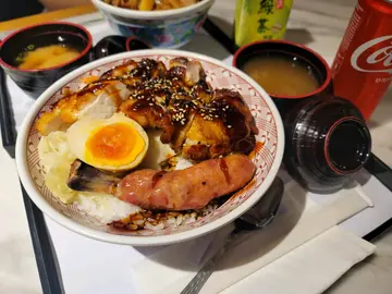  秘制照烧鸡扒玉子饭拼日式骨付肠