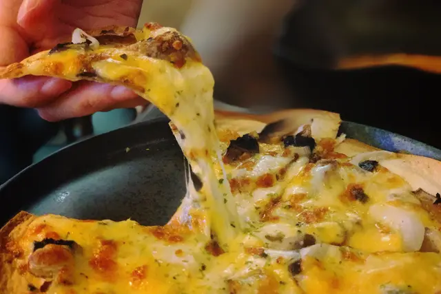 芝士三重奏啡菇Pizza