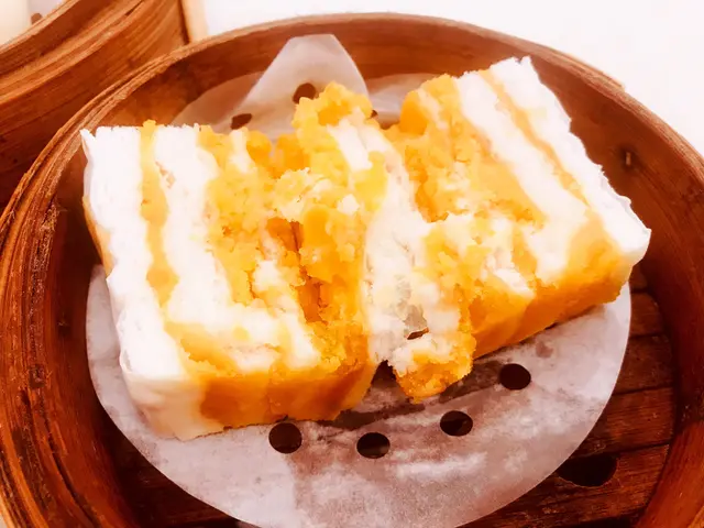 鹹蛋黃層層碟.鹹蛋黃帶來更甘香.師父手工之作.👍😋😋😋